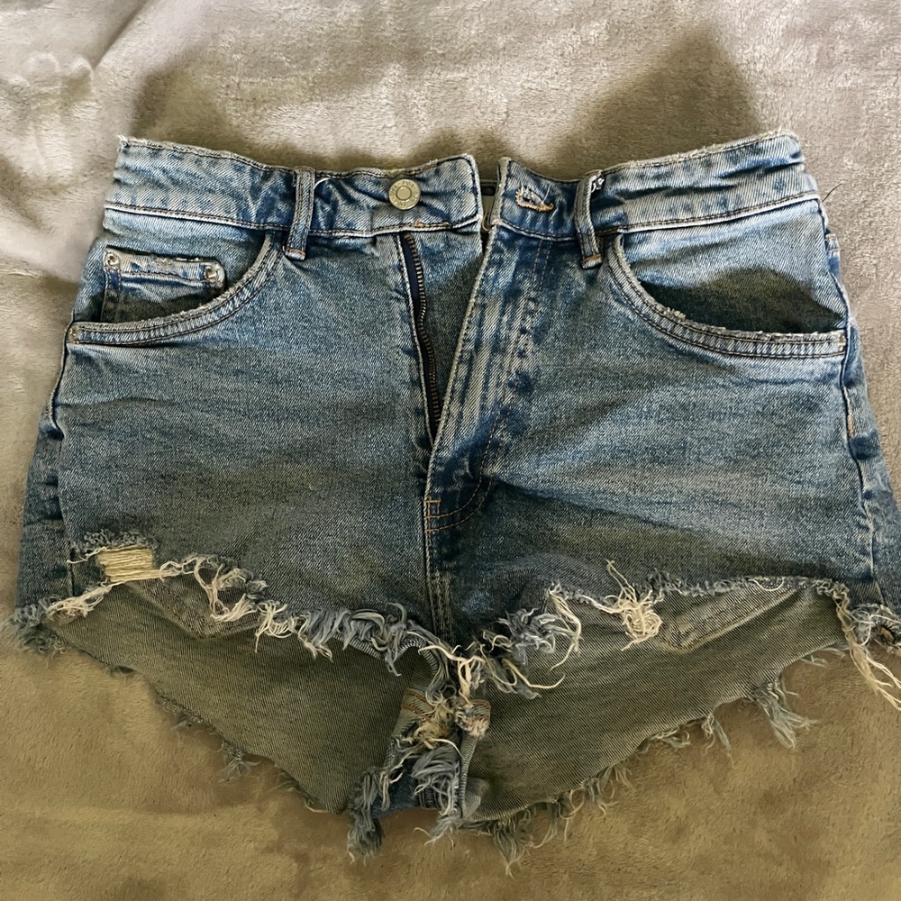 ZARA JEAN SHORTS!
